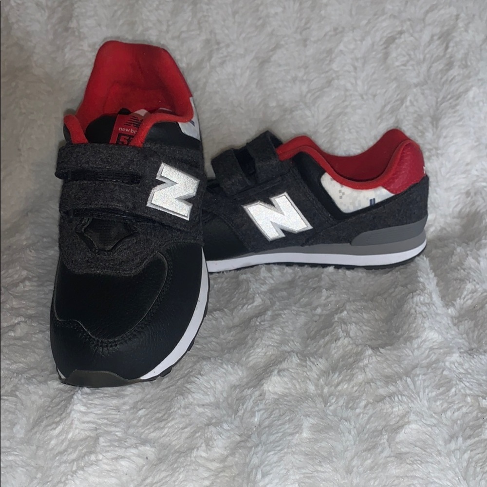 NWOT New Balance Men Black and Red Sneakers